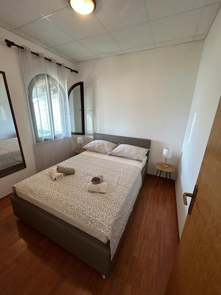 Apartments By The Sea Slatine, Ciovo - 1128 Ngoại thất bức ảnh
