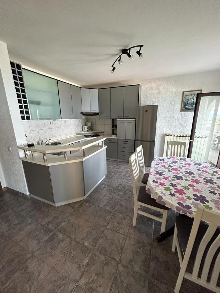 Apartments By The Sea Slatine, Ciovo - 1128 Ngoại thất bức ảnh